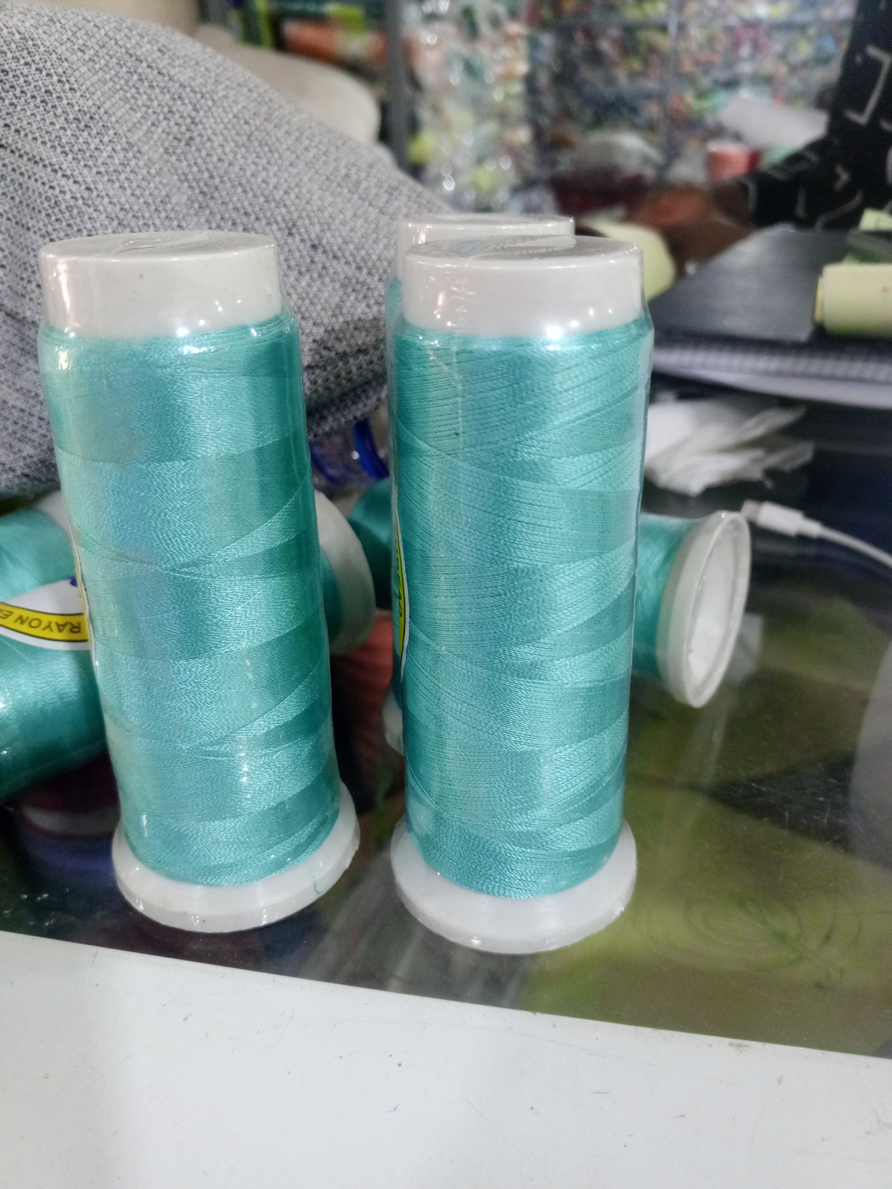 Fil à Broder 100% Rayon – Qualité Supérieure | Plusieurs Couleurs